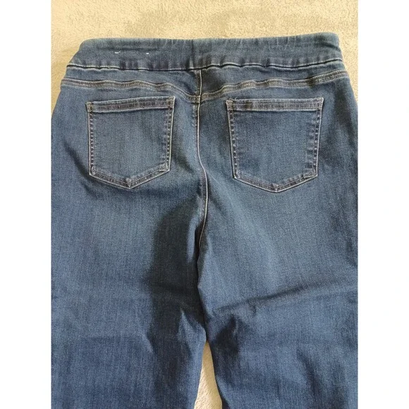 Chicos Pull On Capri Jeans Sz 14 Blue Denim Stretch Cropped Stretch Casual - Picture 3 of 12